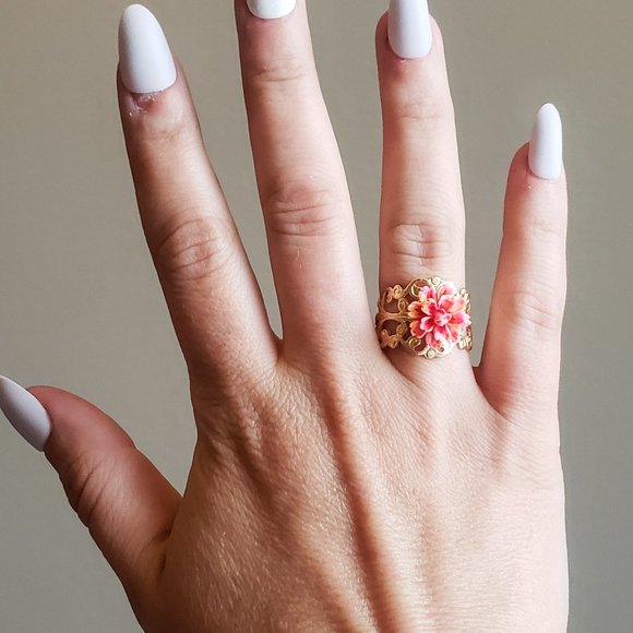 Vintaged Sunburst Lace Ring - Picture 7 of 7